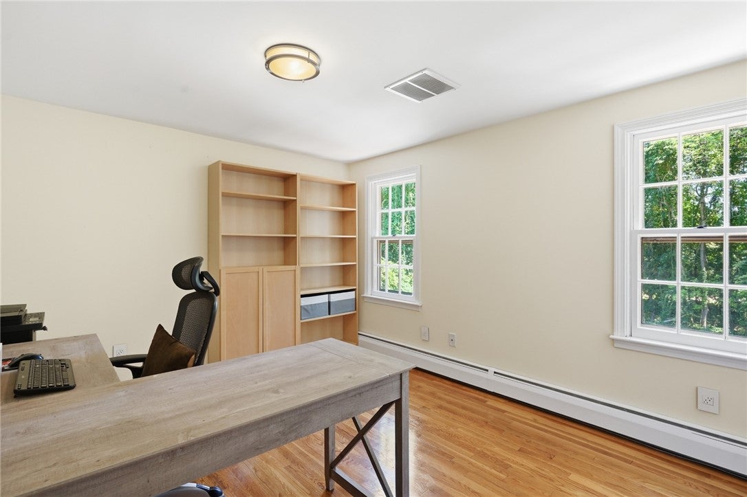 60 Fox Run, East Greenwich, RI, 02818, USA, 5 Bedrooms Bedrooms, ,4 BathroomsBathrooms,Residential,Active,60 Fox Run,1419373