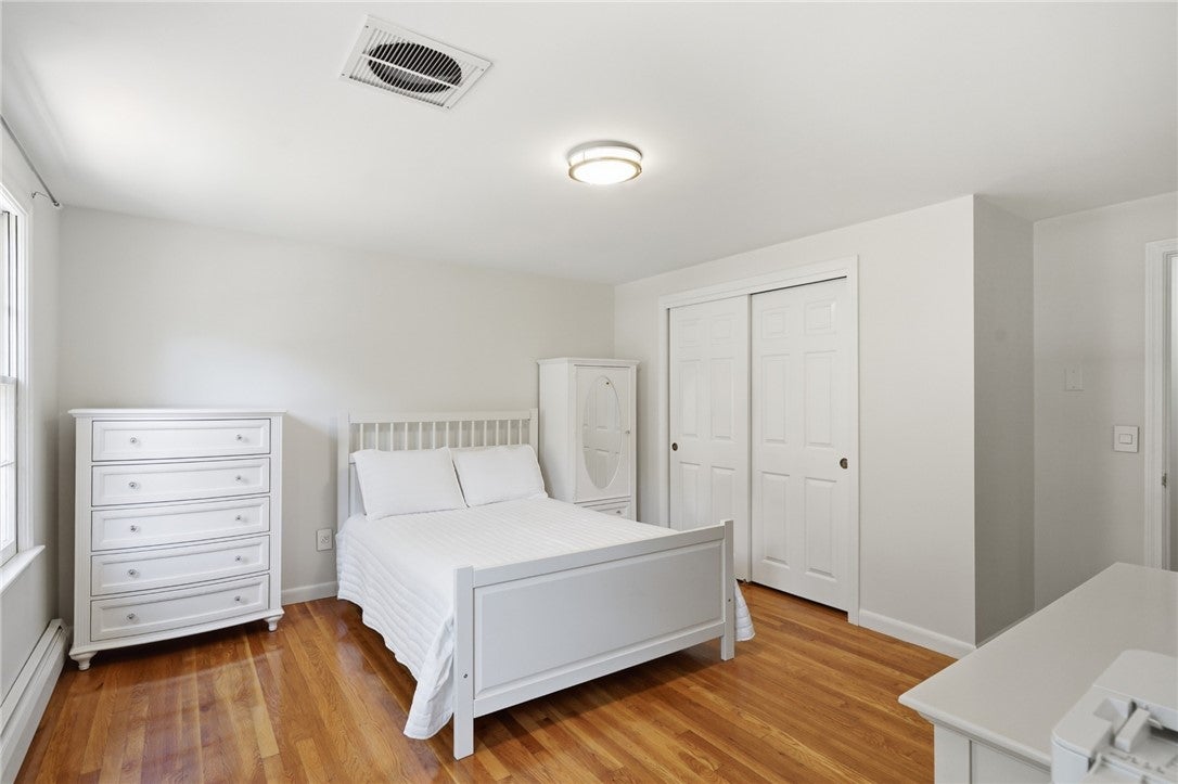 60 Fox Run, East Greenwich, RI, 02818, USA, 5 Bedrooms Bedrooms, ,4 BathroomsBathrooms,Residential,Active,60 Fox Run,1419373