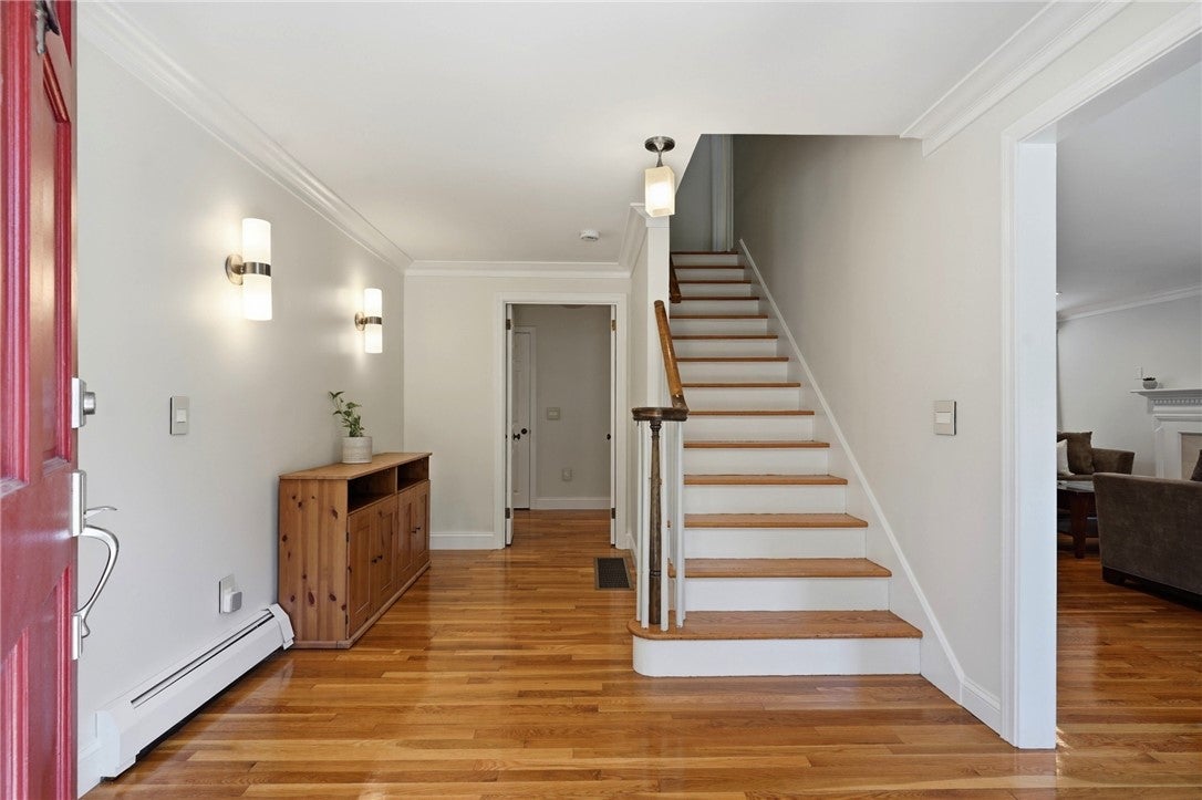 60 Fox Run, East Greenwich, RI, 02818, USA, 5 Bedrooms Bedrooms, ,4 BathroomsBathrooms,Residential,Active,60 Fox Run,1419373