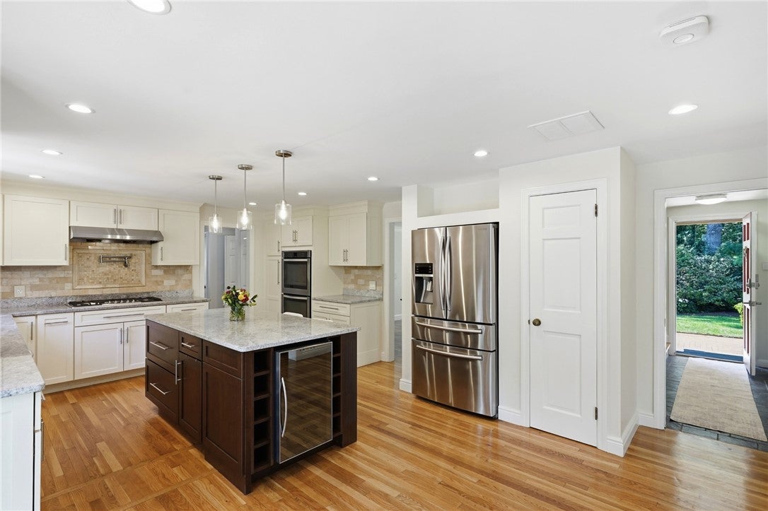 60 Fox Run, East Greenwich, RI, 02818, USA, 5 Bedrooms Bedrooms, ,4 BathroomsBathrooms,Residential,Active,60 Fox Run,1419373
