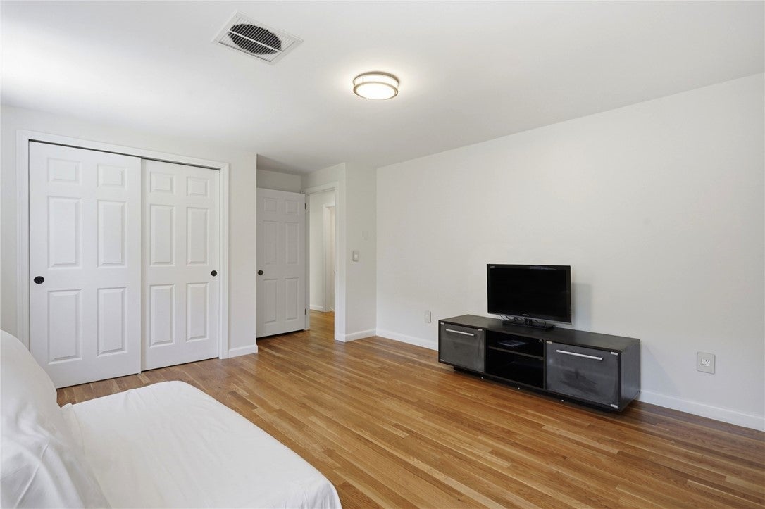 60 Fox Run, East Greenwich, RI, 02818, USA, 5 Bedrooms Bedrooms, ,4 BathroomsBathrooms,Residential,Active,60 Fox Run,1419373