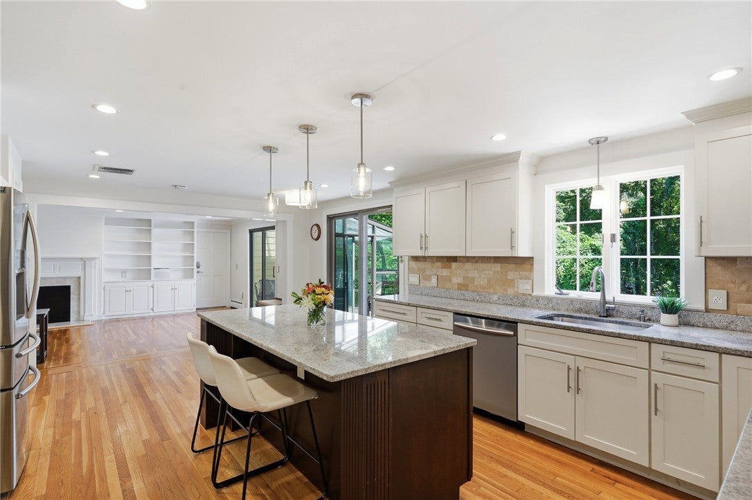 60 Fox Run, East Greenwich, RI, 02818, USA, 5 Bedrooms Bedrooms, ,4 BathroomsBathrooms,Residential,Active,60 Fox Run,1419373