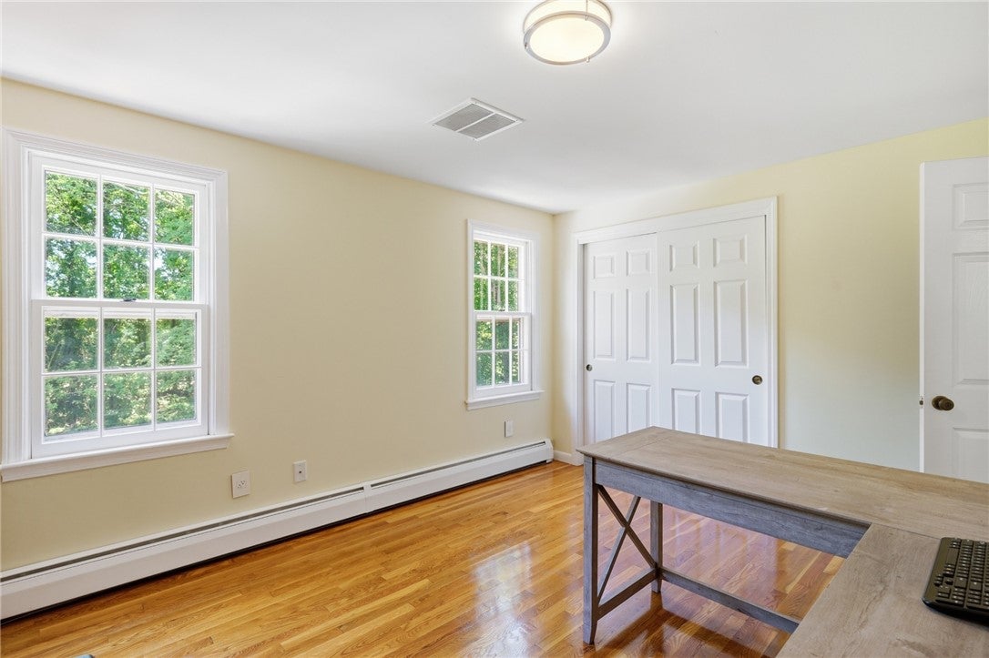 60 Fox Run, East Greenwich, RI, 02818, USA, 5 Bedrooms Bedrooms, ,4 BathroomsBathrooms,Residential,Active,60 Fox Run,1419373