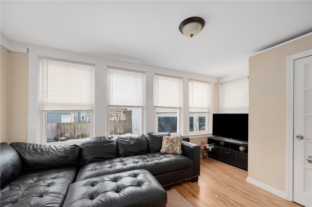 286 California Avenue