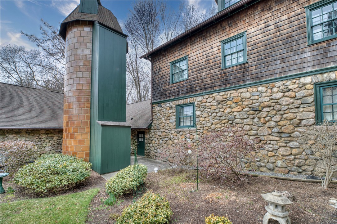 50 Shadow Farm Way