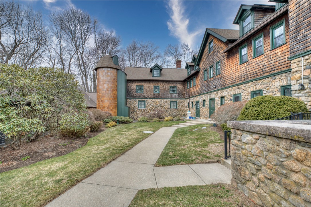 50 Shadow Farm Way