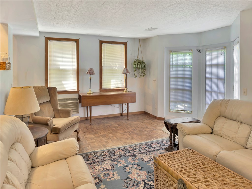 223 Ten Rod Road