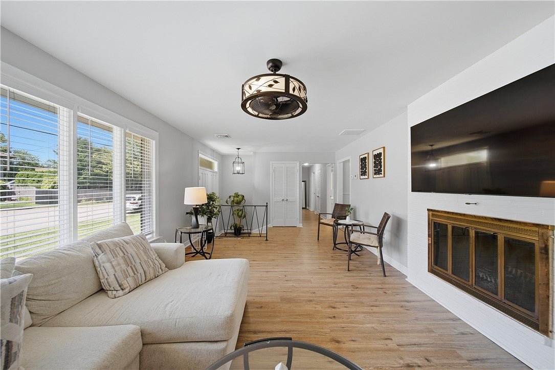 27 West River Parkway