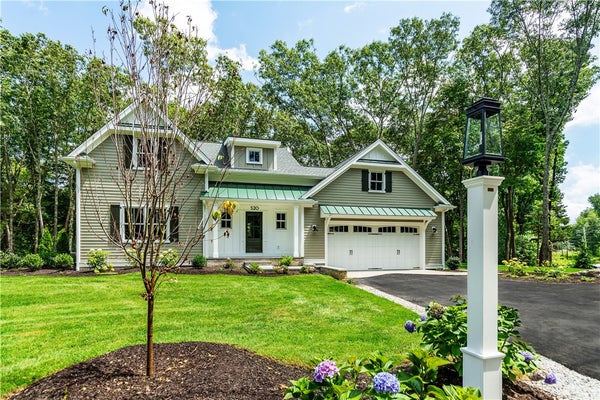 520 GREENBUSH RD, EAST GREENWICH, RI 02818 - Image d8fed5d2e9e89d59f0f9c69d49d89b3f/2297695342