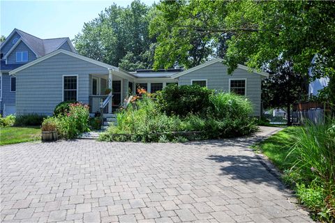 46 South River Drive Narragansett RI 02882