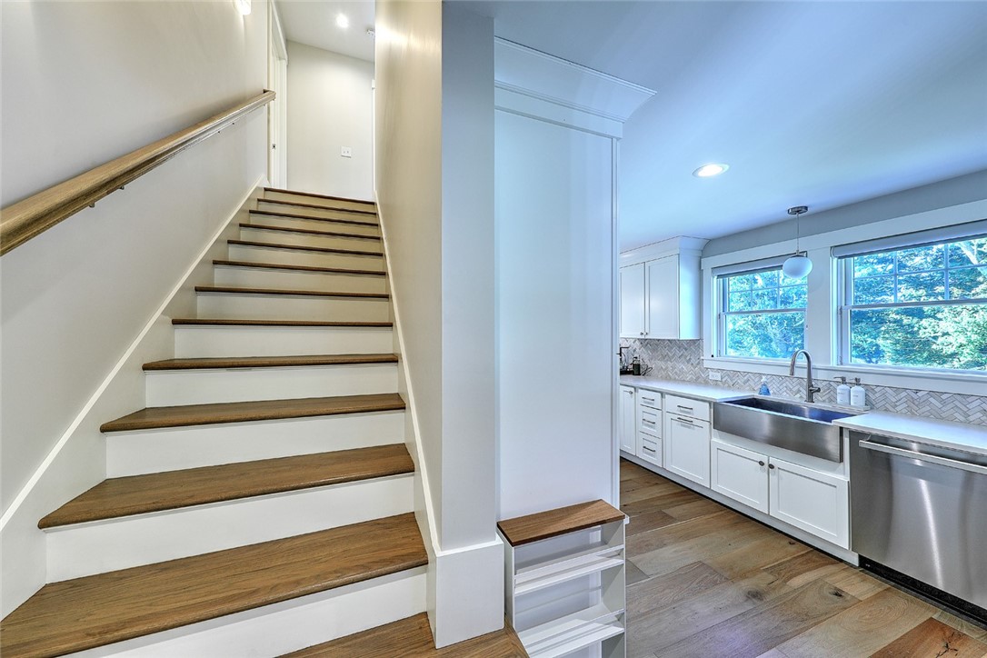 South Kingstown, Rhode Island, 02879, United States, 2 Bedrooms Bedrooms, ,3 BathroomsBathrooms,Residential,Active,2026805