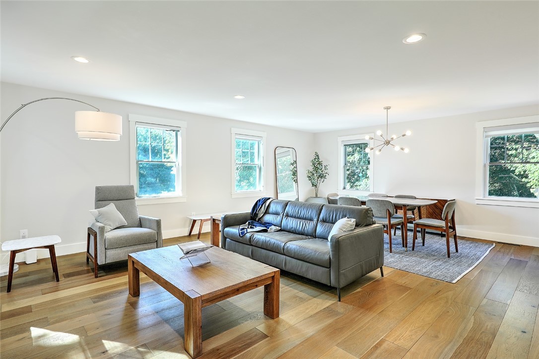 South Kingstown, Rhode Island, 02879, United States, 2 Bedrooms Bedrooms, ,3 BathroomsBathrooms,Residential,Active,2026805