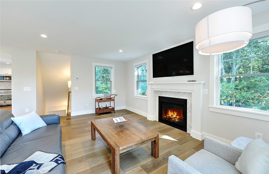 South Kingstown, Rhode Island, 02879, United States, 2 Bedrooms Bedrooms, ,3 BathroomsBathrooms,Residential,Active,2026805