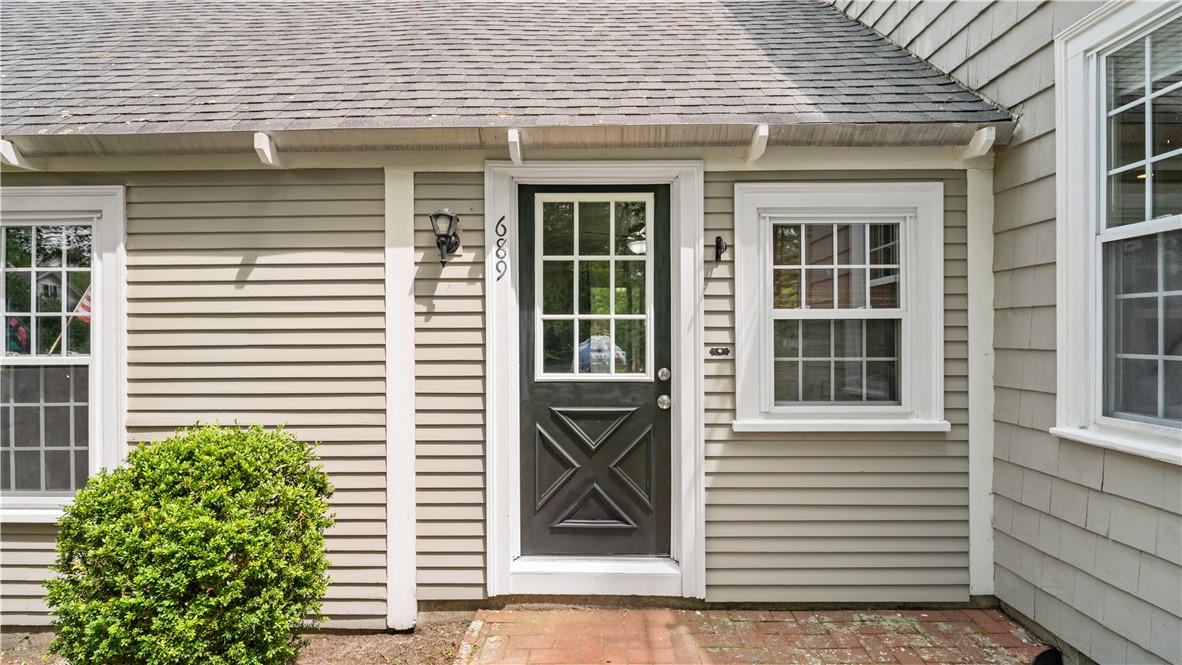 689 Middle Road