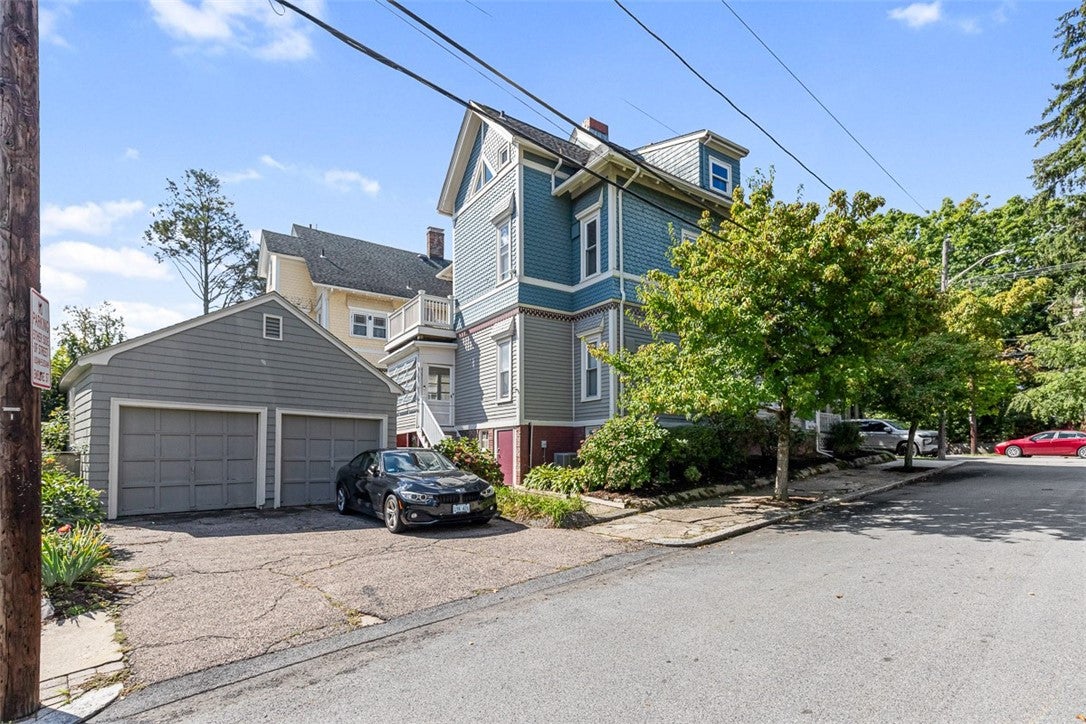 229 Morris Avenue
