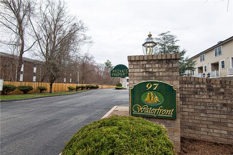 97 FARNUM Pike 6 Smithfield RI 02917