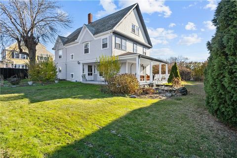 4 Renfrew Park, Middletown, RI 02842 - #: 1374016