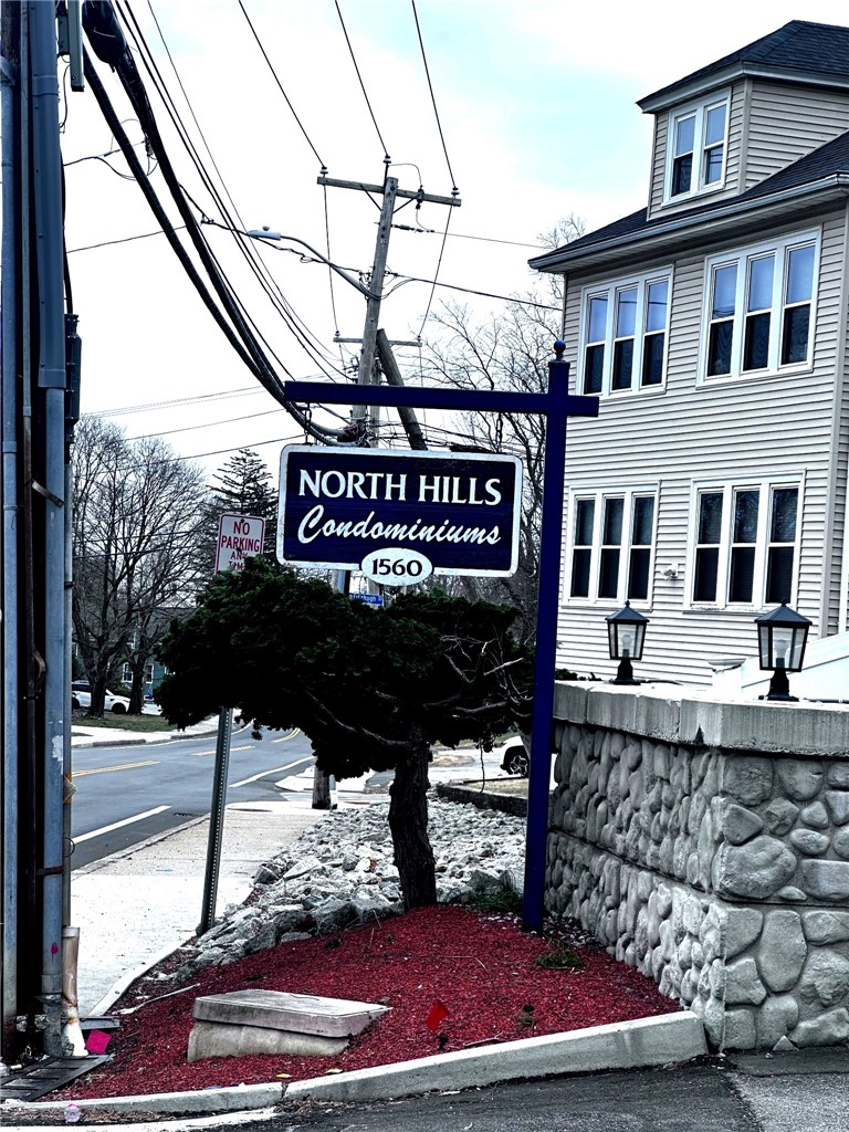 1560 Douglas Avenue TH54