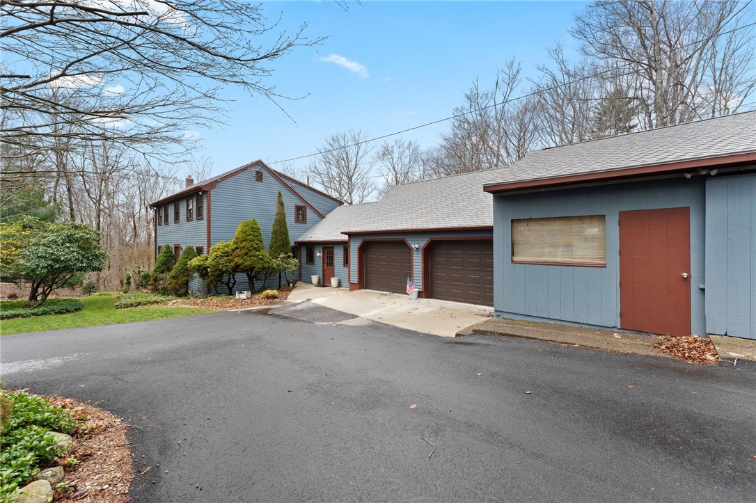 Richmond, Rhode Island 02892, United States, 3 Bedrooms Bedrooms, ,2 BathroomsBathrooms,Residential,Active,113758