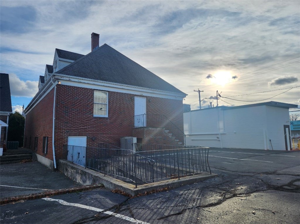 1531 Mineral Spring Avenue