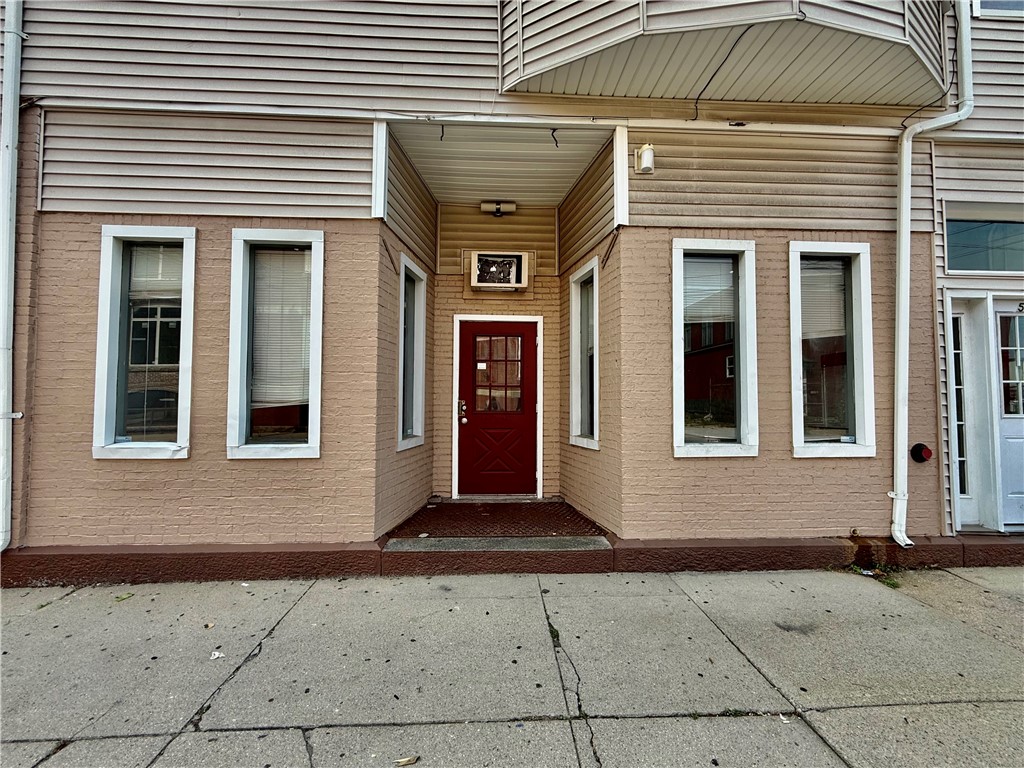 586 North Main Street 1