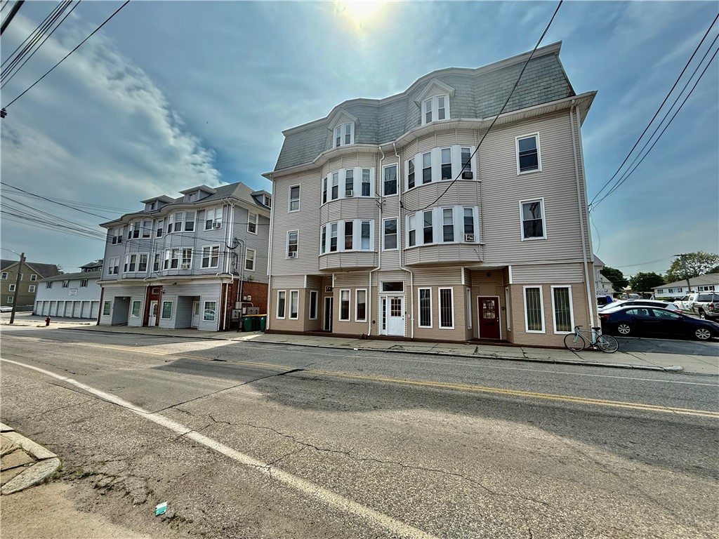 586 North Main Street 1