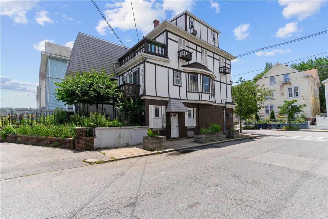 129 Academy Avenue
