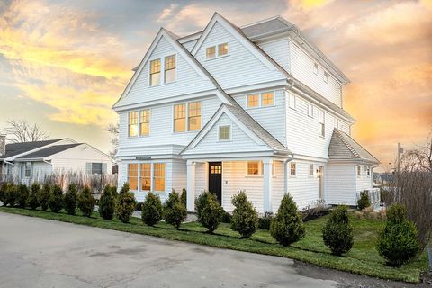 10 Stimpson Street Middletown RI 02842