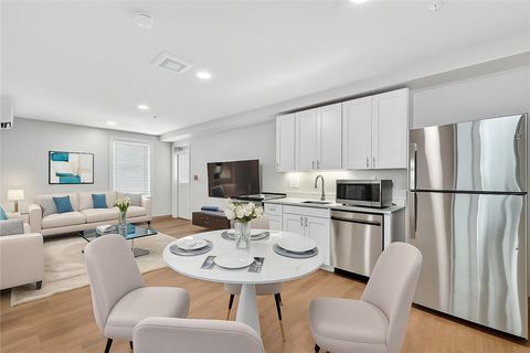 1624 Lonsdale Avenue 101,201,301,308 Lincoln RI 02865