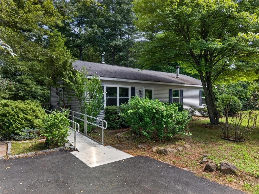 40 Thurston Drive