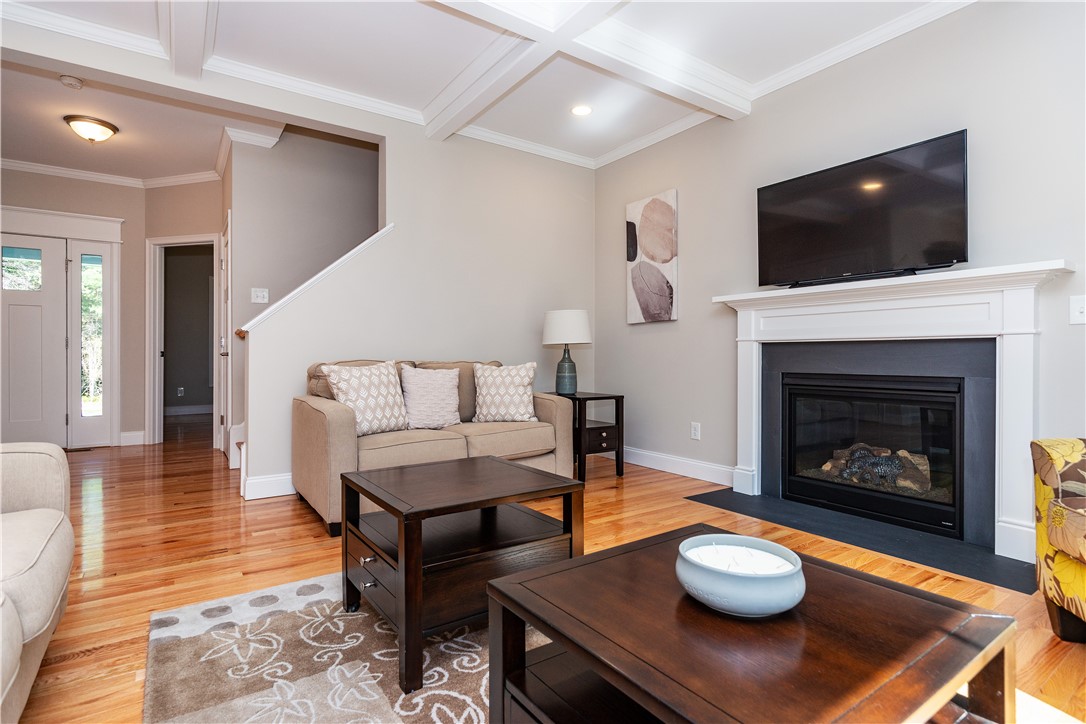 Coventry, Rhode Island 02816, United States, 4 Bedrooms Bedrooms, ,3 BathroomsBathrooms,Residential,Active,201021