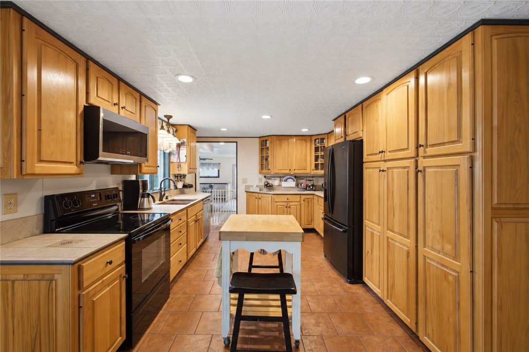 4 Anthony Road