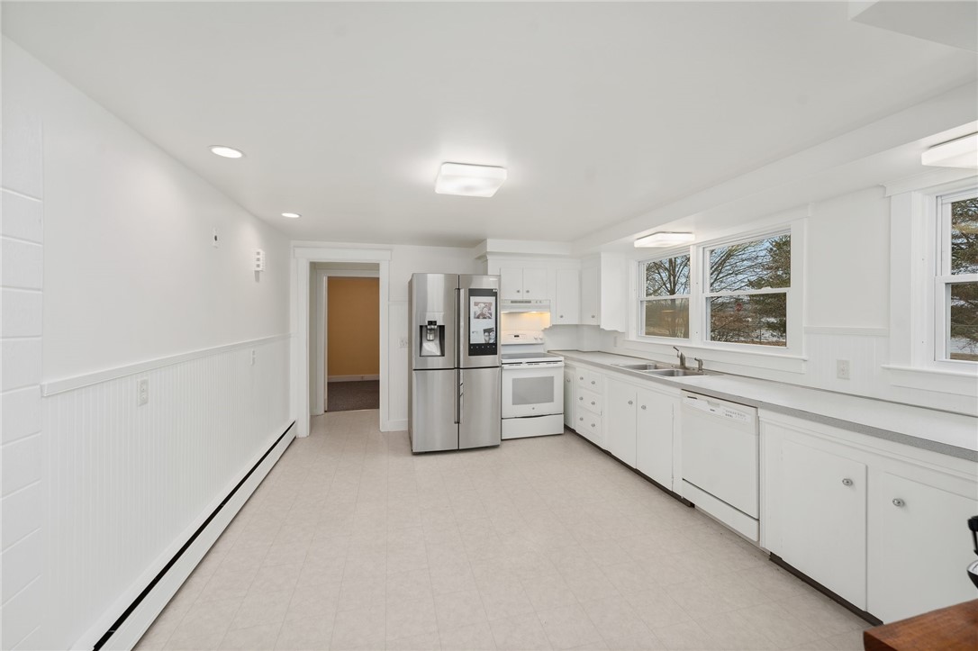 1737 Wampanoag Trail