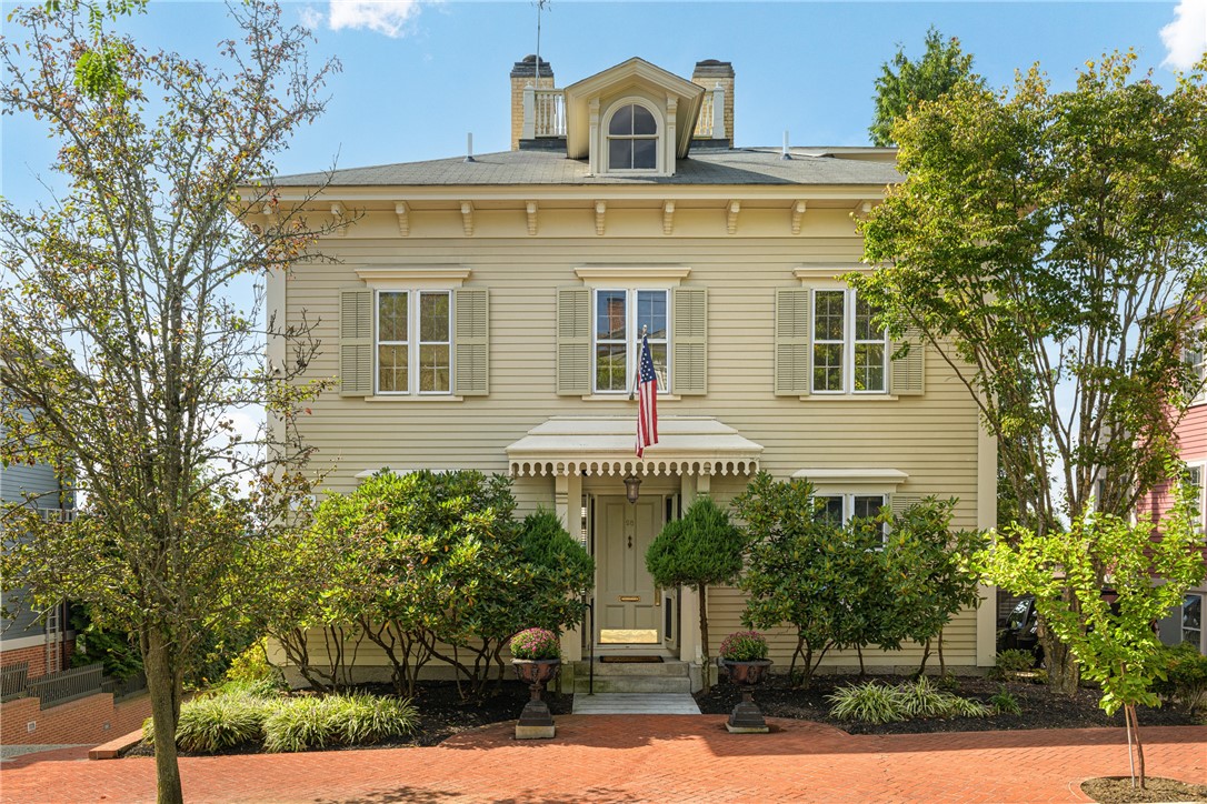 98 Congdon Street