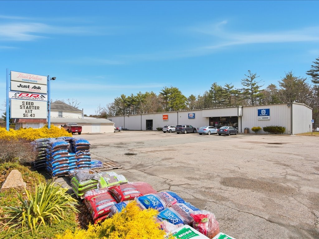 2300 Nooseneck Hill Road