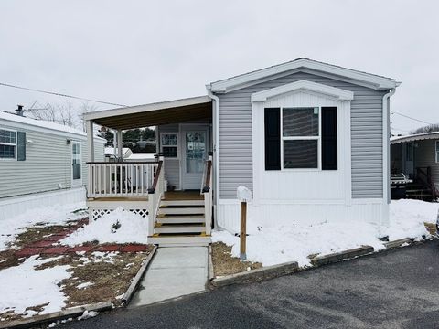 242 Unt 29 Manton Street Pawtucket RI 02861