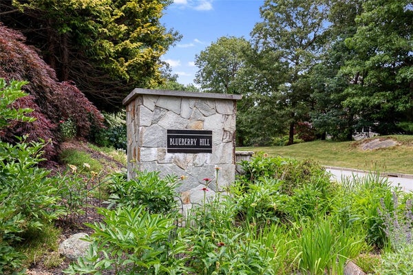 30 ROCK WAY, EAST GREENWICH, RI 02818 - Image dcb103d45c7fcc3a449bb3c5a8d1b938/3113313660