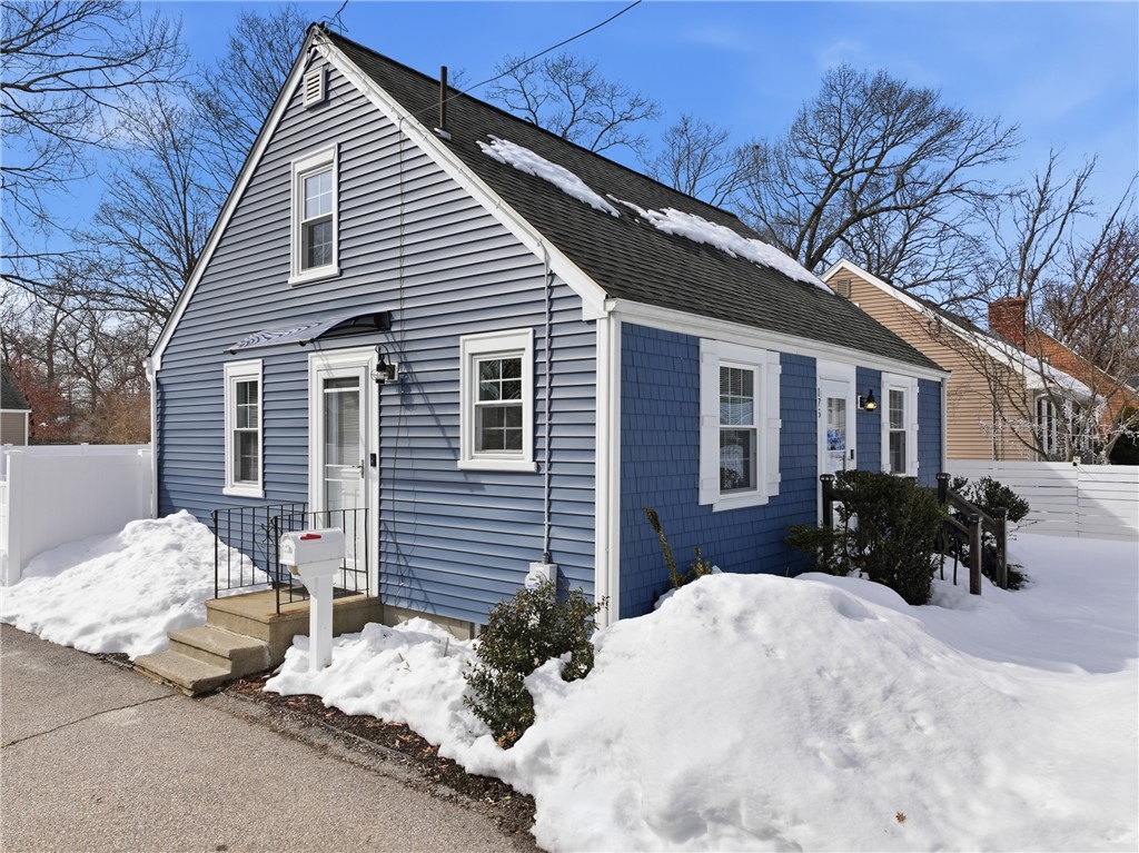 175 Pettaconsett Avenue