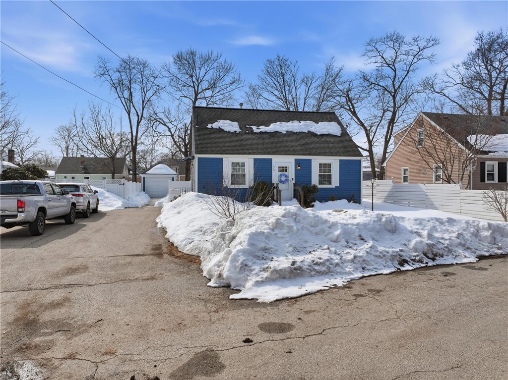 175 Pettaconsett Avenue