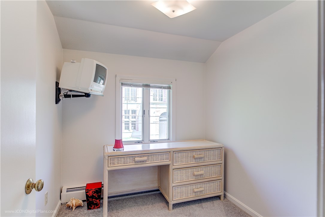 Newport, Rhode Island 02840, United States, 3 Bedrooms Bedrooms, ,3 BathroomsBathrooms,Residential,Active,171623