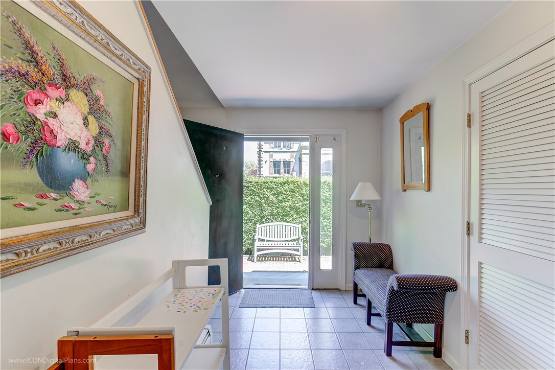 Newport, Rhode Island 02840, United States, 3 Bedrooms Bedrooms, ,3 BathroomsBathrooms,Residential,Active,171623