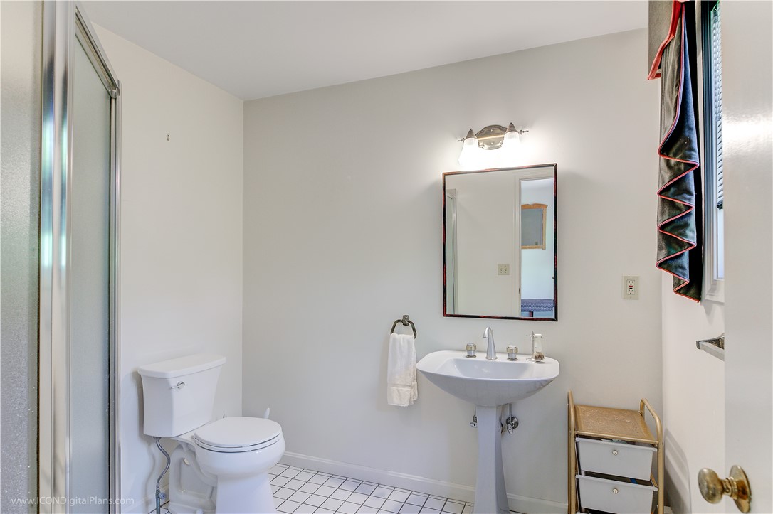 Newport, Rhode Island 02840, United States, 3 Bedrooms Bedrooms, ,3 BathroomsBathrooms,Residential,Active,171623