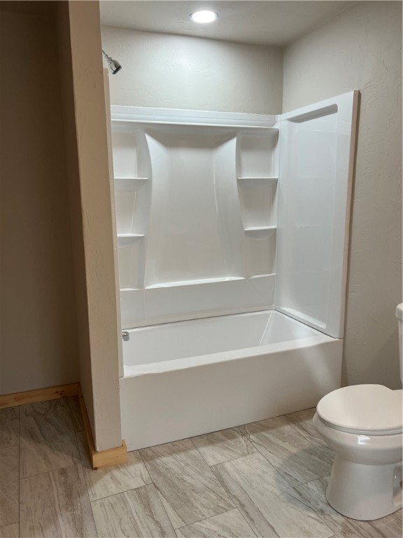 West Warwick, Rhode Island 02893, United States, 3 Bedrooms Bedrooms, ,2 BathroomsBathrooms,Residential,Active,224127