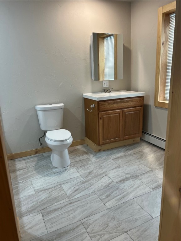 West Warwick, Rhode Island 02893, United States, 3 Bedrooms Bedrooms, ,2 BathroomsBathrooms,Residential,Active,224127