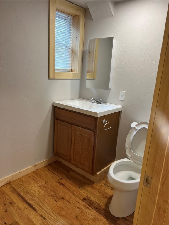 West Warwick, Rhode Island 02893, United States, 3 Bedrooms Bedrooms, ,2 BathroomsBathrooms,Residential,Active,224127