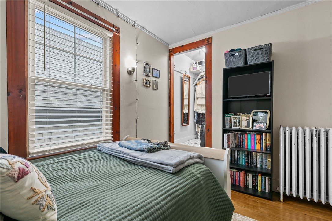 Newport, Rhode Island 02840, United States, 3 Bedrooms Bedrooms, ,1 BathroomBathrooms,Residential,Active,208458