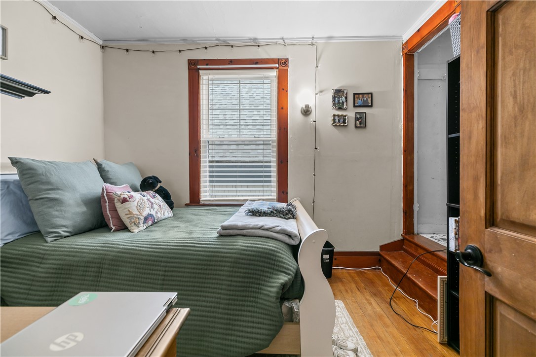 Newport, Rhode Island 02840, United States, 3 Bedrooms Bedrooms, ,1 BathroomBathrooms,Residential,Active,208458