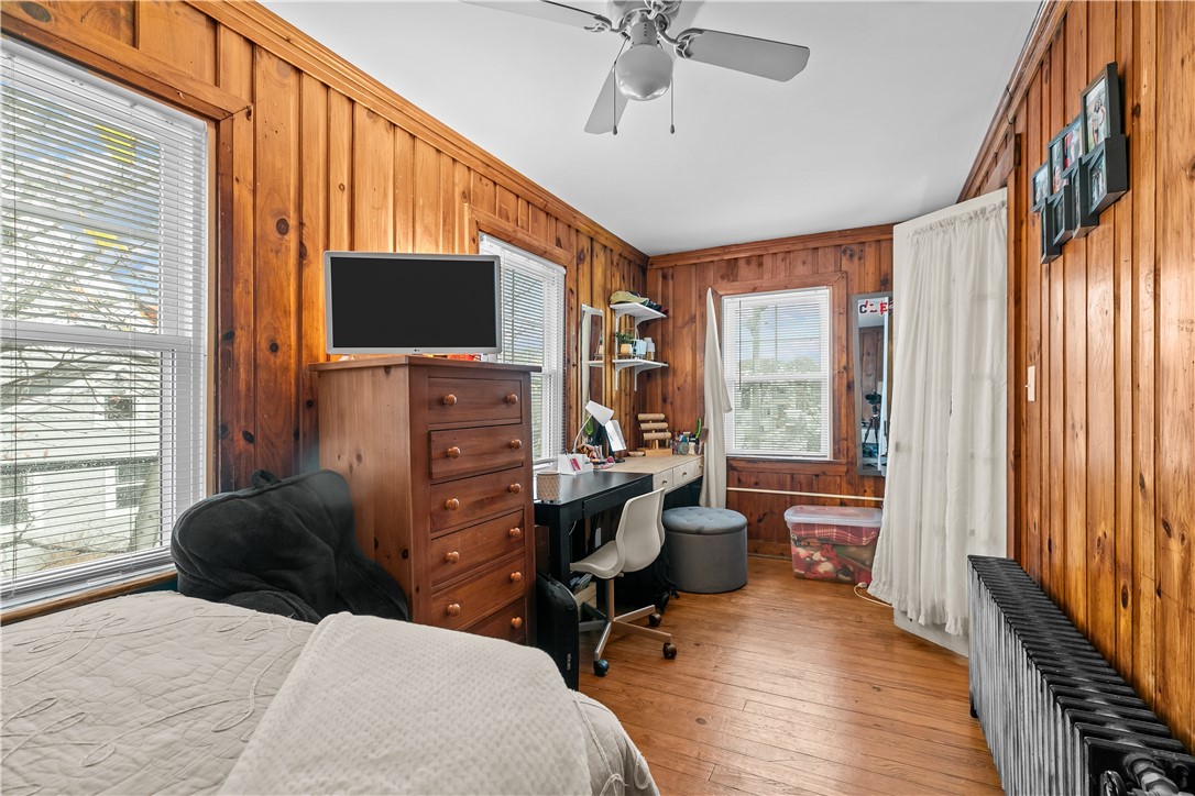 Newport, Rhode Island 02840, United States, 3 Bedrooms Bedrooms, ,1 BathroomBathrooms,Residential,Active,208458