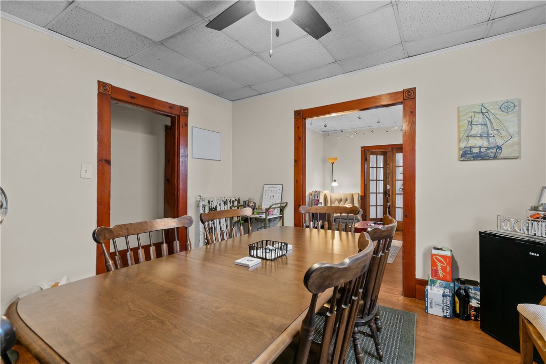 Newport, Rhode Island 02840, United States, 3 Bedrooms Bedrooms, ,1 BathroomBathrooms,Residential,Active,208458