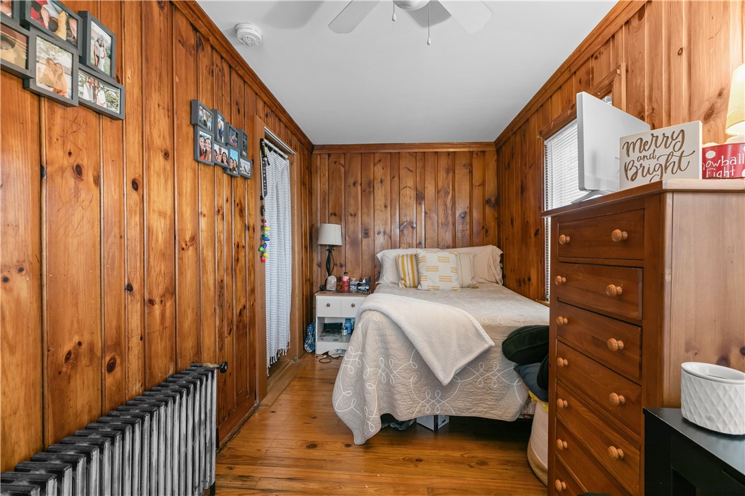 Newport, Rhode Island 02840, United States, 3 Bedrooms Bedrooms, ,1 BathroomBathrooms,Residential,Active,208458